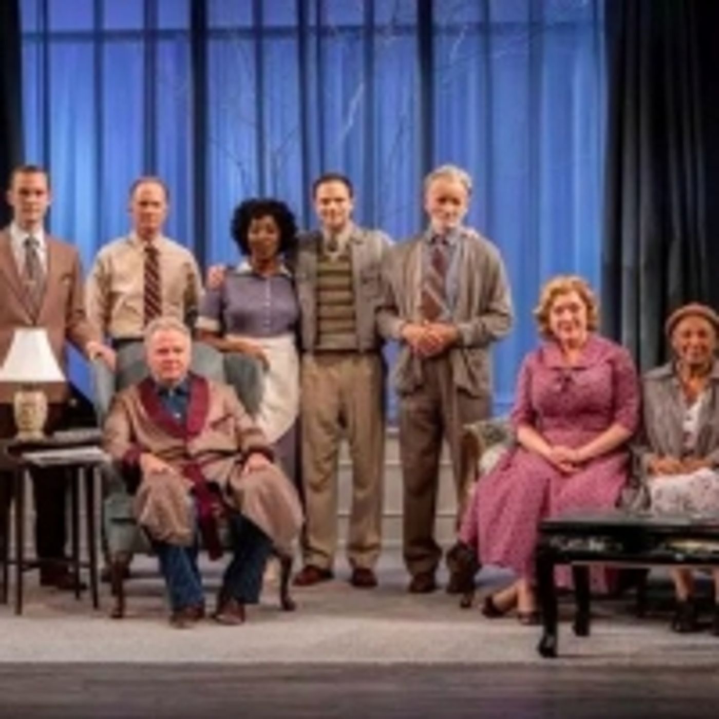 Wake Up With BWW 11/26: THE PROM Finds its Emma in Jo Ellen Pellman, and More!  Image