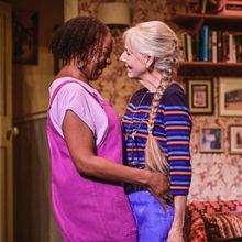 Review: ES & FLO, Kiln Theatre