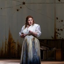 Interview: Alexandra LoBianco Returns to Center Stage in Boston Lyric Opera's MACBETH