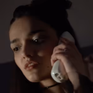 Video: Rachel Zegler Stars in Final Trailer for Disaster Comedy Y2K