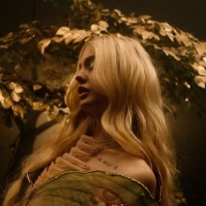 Queer Alt-Pop Artist RAEGAN Releases New Single 'COINS'