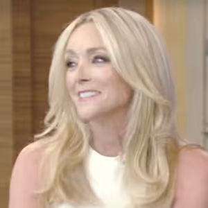 Video: Jane Krakowski Reveals That She Attends 'Two or Three Shows a Week'