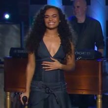 Video: & JULIET's Lorna Courtney & Kelly Clarkson Sing 'Since U Been Gone' on THE KEL