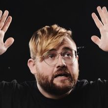 EDINBURGH 2023: Review: TED HILL: TRIES AND FAILS TO FIX CLIMATE CHANGE, Assembly Geo