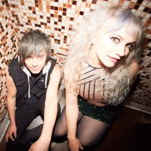 The Dollyrots Release New 7 Inch 'Wrapped in Sunshine'