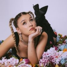 Caity Baser Releases New Single 'Kiss You'