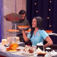 VIDEO: Buddy Valastro and Duff Goldman Make WAITRESS-Inspired Cakes For Jordin Sparks