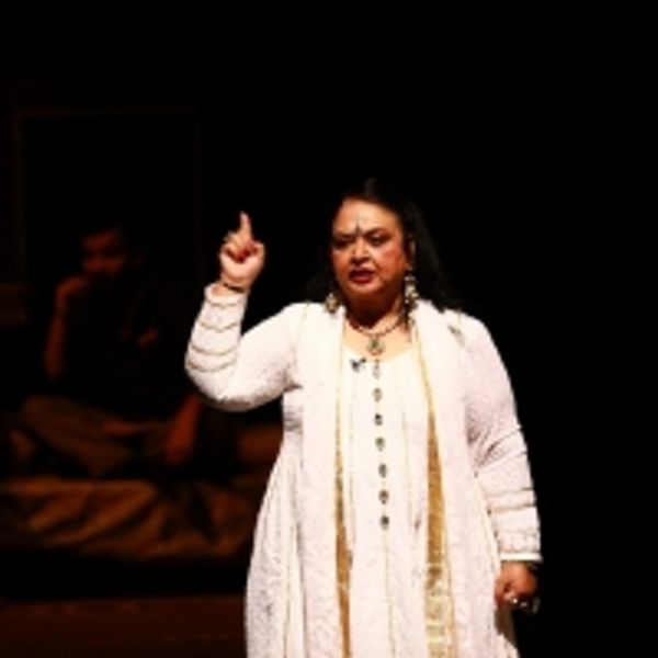 Rama Pandey Brings GIRAFTARI To Delhi Photo