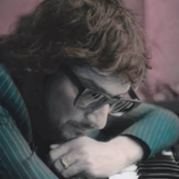 León Larregui (Zoé) Announces 'PRISMARAMA' US Tour & New Album Photo