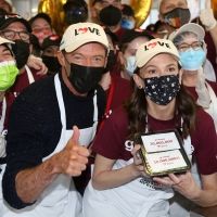 Photos: In the Kitchen with THE MUSIC MAN's Hugh Jackman & Sutton Foster