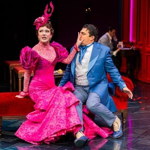 Photos: THE IMPORTANCE OF BEING EARNEST At Alley Theatre