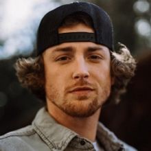 Bailey Zimmerman's Platinum Hit 'Fall in Love' Becomes Fastest Debut Single to Reach 