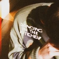 Zachary Knowles Shares New Single & Video 'dancing in the kitchen'