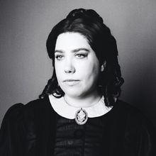 Photo: Hannah Solow Takes Over as 'Mary Todd Lincoln' in OH, MARY!