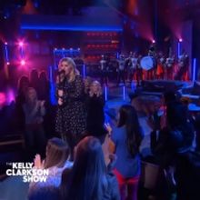 VIDEO: Kelly Clarkson Performs 'Seven Nation Army' With the USC Marching Band