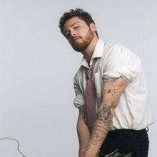 Bazzi Debuts New Song 'Pretty Lies'