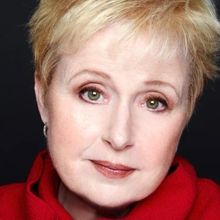 Review: SALLY MAYES Continues Her Reign at The Green Room 42