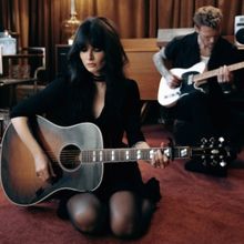 Victoria Bigelow Shares 'Under The Tree (Acoustic)'