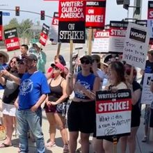 Video: Picketers Sing 'Do You Hear the People Sing' From LES MISERABLES Outside of Un