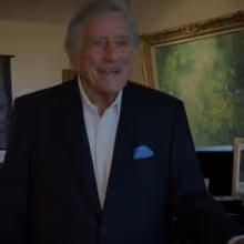 VIDEO: Tony Bennett Performs 'Fly Me To The Moon' at Home