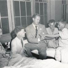 Bob Hope's Foundation Awards $250,000 Relief Grant For Veterans