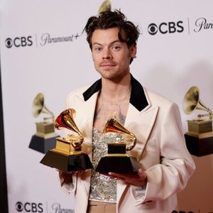 HARRY STYLES Set to Host and Perform on SATURDAY NIGHT LIVE
