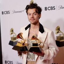 HARRY STYLES Set to Host and Perform on SATURDAY NIGHT LIVE