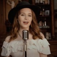 BWW Exclusive: Nina Herzog Releases Music Video for 'Lean Into Me'