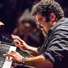 La Combinación única De Big Band, Música Latina Y Son Jarocho Llegan Con Arturo O'