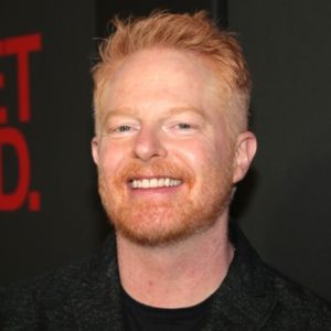 Jesse Tyler Ferguson, Richard Kind, & More Confirmed as MID-CENTURY MODERN Guest…