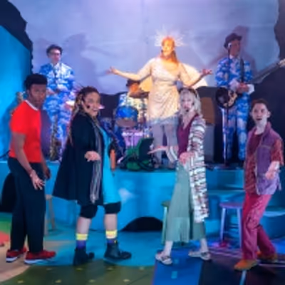 BWW Review: SELFIE! THE MUSICAL at The Vortex