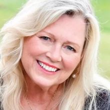 Review: Linda Kahn's Splendid WAIT TILL YOU SEE WHAT'S NEXT CD Release Show at Don't 