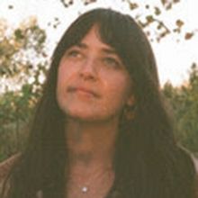 VIDEO: Mandi Mapes Releases 'Daffodil Floors' Visual