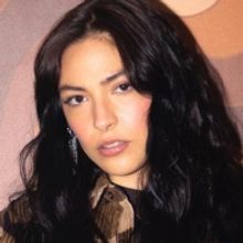 VIDEO: Carmen Deleon Unveils New Video 'Bésame Bonito'