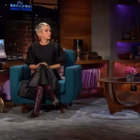 VIDEO: Annie Mumolo & Kristen Wiig Began Acting as Extras Video