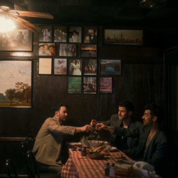Jonas Brothers Drop Nostalgic Summertime Single 'No Time To Talk' Photo