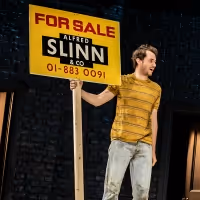BWW Review: VALUED FRIENDS, Rose Theatre