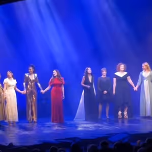 Video: LES MISERABLES Stars of Past and Present Unite in London for 40th Anniversary