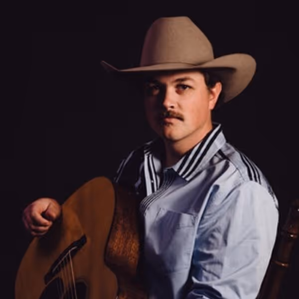 Zach Top Extends 2026 'Cold Beer & Country Music Tour' Photo