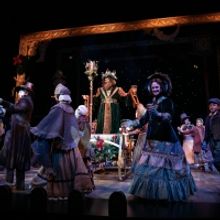  A CHRISTMAS CAROL Remains a Splendidly Festive Tradition