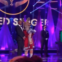 VIDEO: Watch a Preview of Tonight's THE MASKED SINGER!