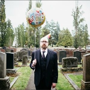 Review: EULOGY, or HOW TO PLAN YOUR OWN FUNERAL (AND HAVE FUN DOING IT) at 12th Ave Arts