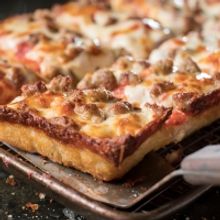 JET'S PIZZA Opens 20th Chicago Location in the South Loop with Special Offer