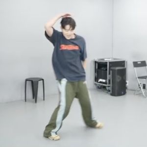 Video: ALADDIN on Broadway Meets K-Pop With New Dance From Kooyoung Back