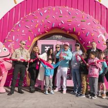 Pinkbox Doughnuts Opens 14th Shop, Located At Boca Park Fashion Village On Rampart Bo