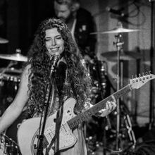 Video: Hannah Wicklund Releases New Single 'Witness (Live At The Troubadour)'