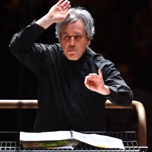 Review: LSO - WALKER, BERNSTEIN AND WALTON, Barbican