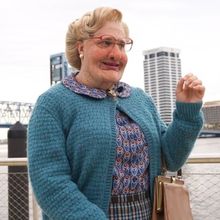 Video: MRS. DOUBTFIRE Title Character Explores Jacksonville Before Local Engagement