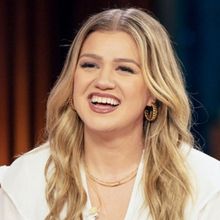 Kelly Clarkson to Host & Perform at NBC's CHRISTMAS IN ROCKEFELLER CENTER Tree-Lighti