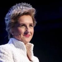 Wake Up With BWW 11/4: DIANA Returns to Previews, and More!